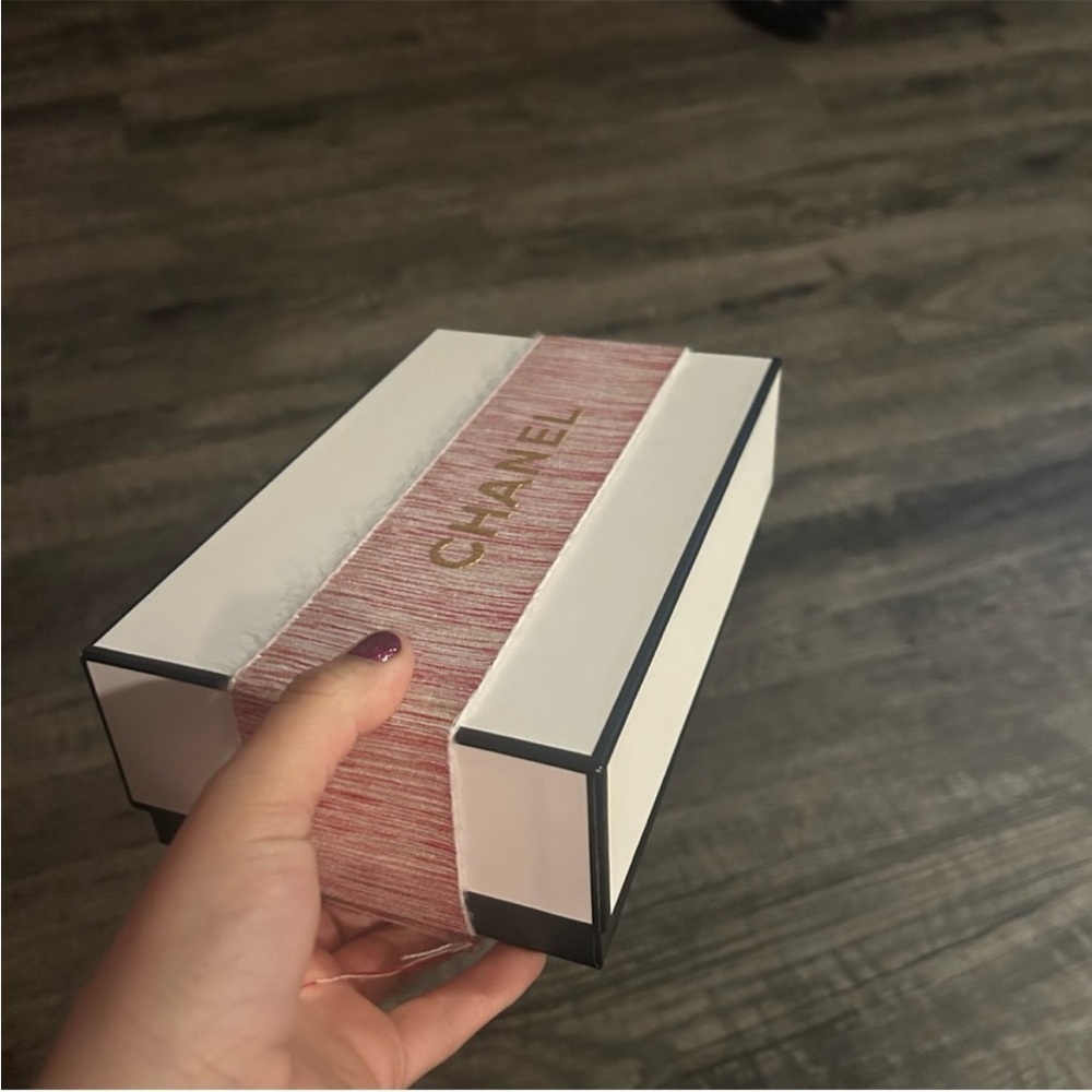 Chanel Box - Picture 4 of 5